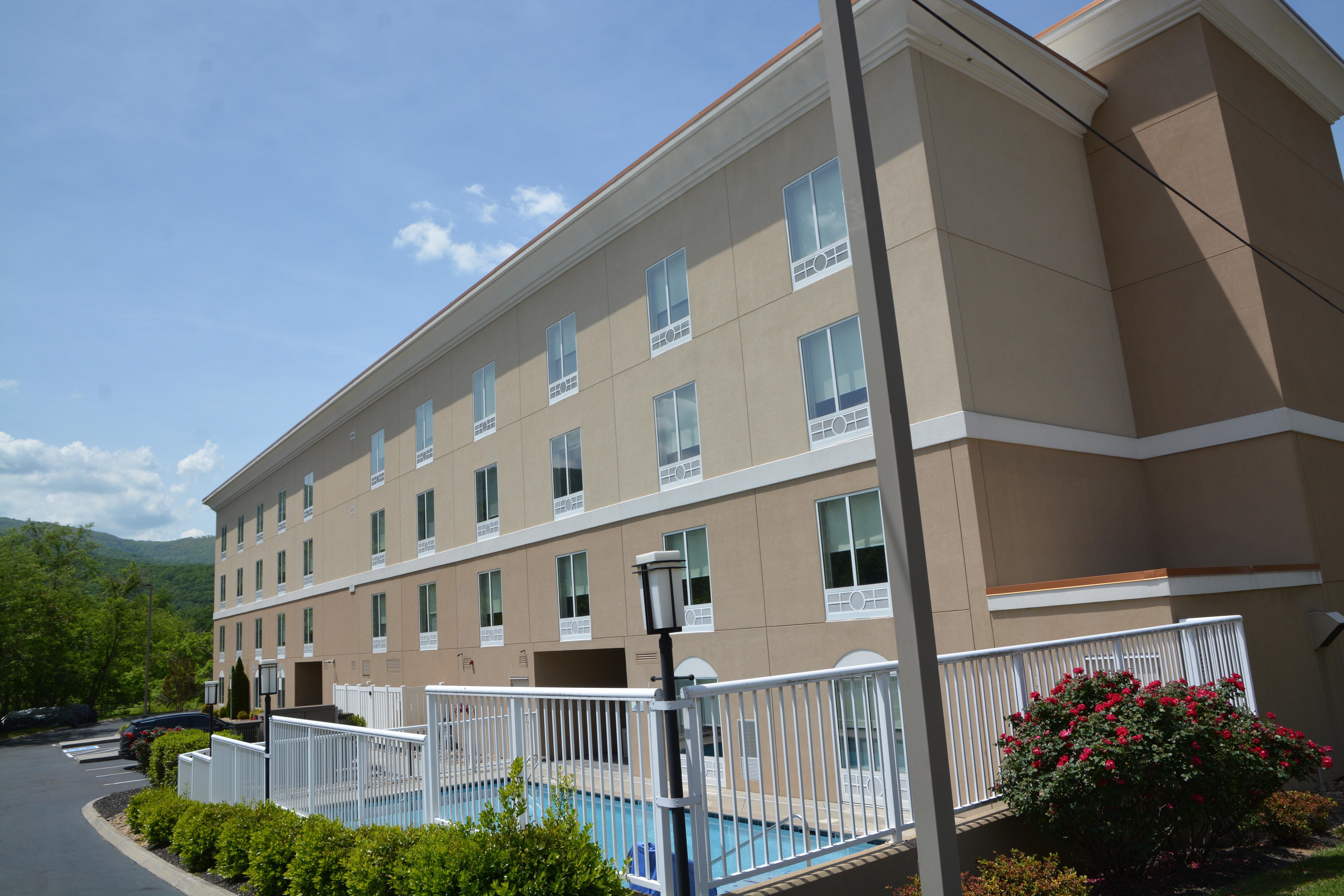 Holiday Inn Express & Suites Caryville, An Ihg Hotel Exterior foto